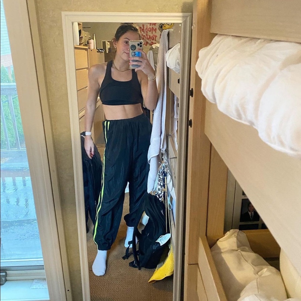 Yellow striped side joggers !